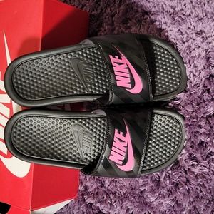 🎀 Nike WMNS Benassi JDI Slides Size 8